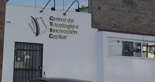Dr Raúl Hernández especialista en micro injerto capilar, transplante capilar en Guadalajara, Jalisco