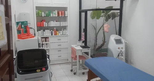 Dermatóloga DonaireDerma Dra. María Gabriela Donaire Herrera, transplante capilar en Chalco, Estado de México