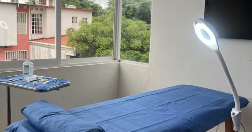 Cosderma Centro Dermocosmético, transplante capilar en Lázaro Cárdenas, Michoacán