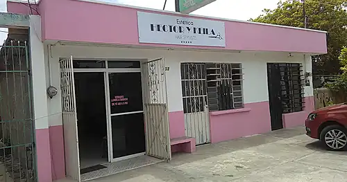 Héctor & Keila Salón (English Is Spoken), transplante capilar en Chetumal, Quintana Roo